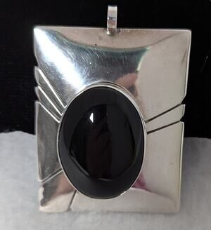 Sterling + onyx cabochon Large Pendant 1.5" x 23/8" SWStyle GUC
